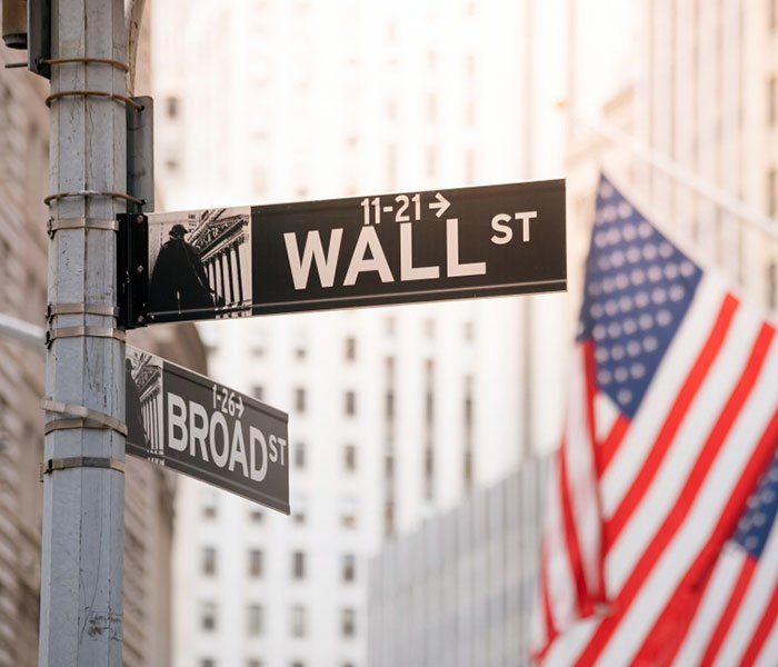 Critical Thinking in Economics